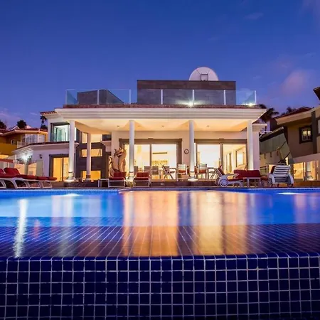 Top With Views & Infinity Pool - What'app - 0034-611-233-784 - For Reservations!