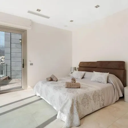 Villa Top With Views & Infinity Pool - What'app - 0034-611-233-784 - For Reservations!